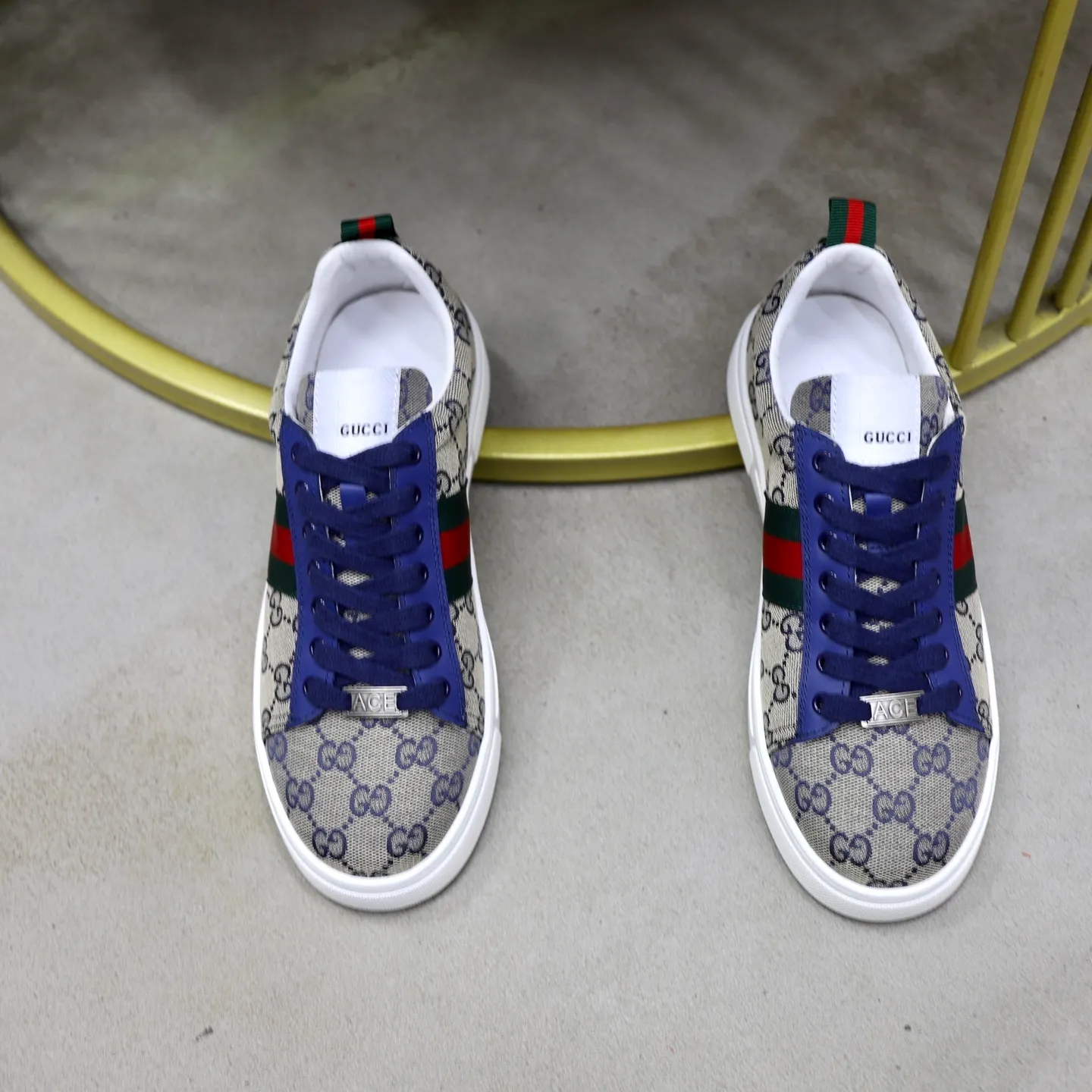 Ex-factory price: 440💰🙅‍♂️🙅‍♂️🙅‍♂️ Brand: GUCCI Standard code: 38-44 (45 customized) Grade: Same as the official website Material: Original material splicing Comfortable and breathable lining Lightweight and wear-resistant sports outsole Style category: Men's fashionable casual shoes Running sneakers Distinguished luxury brand elements Top luxury Color: actual picture color
